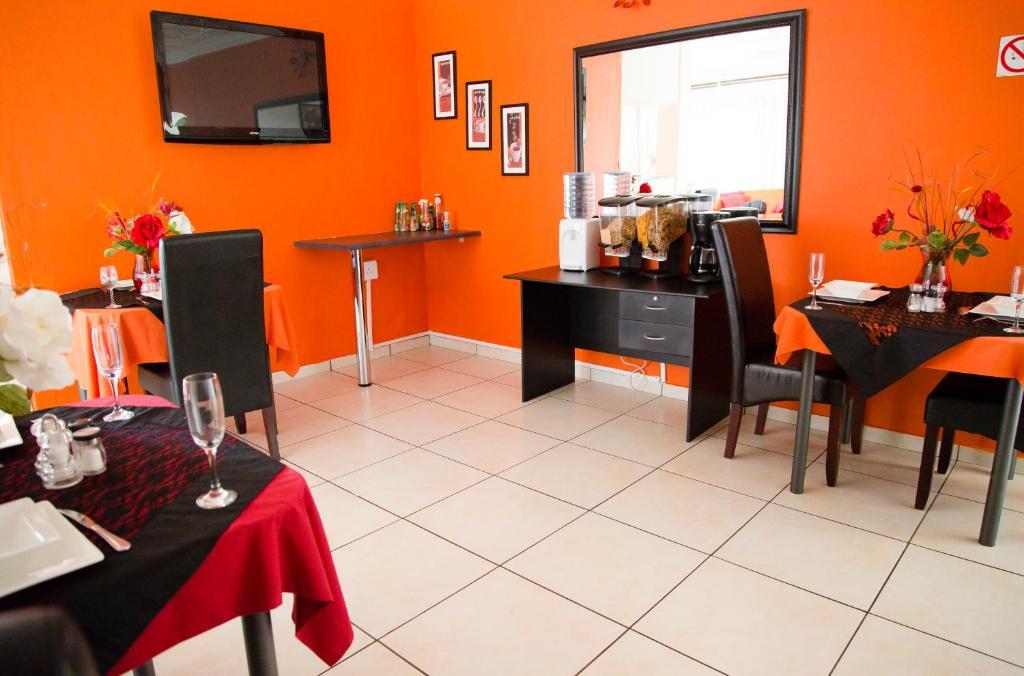 Lapologa Bed & Breakfast Тзанеен Номер фото